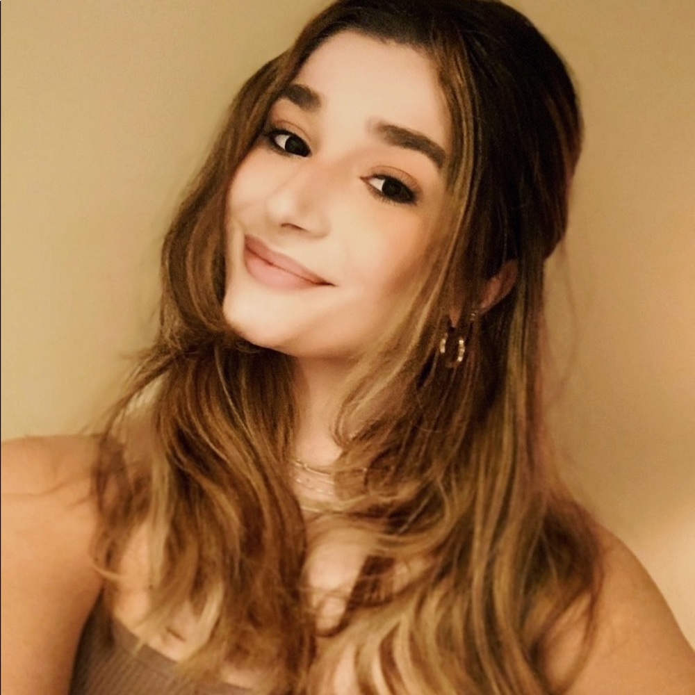 Meet your Posher, Zina